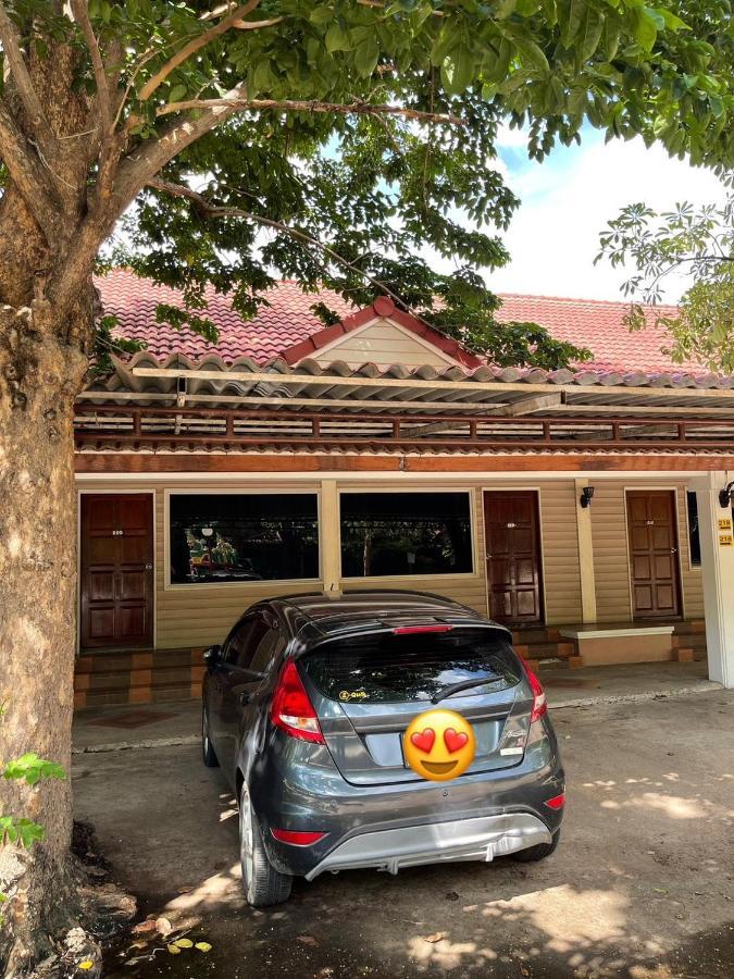 Bansuan Resort Nakhon Sawan Eksteriør bilde